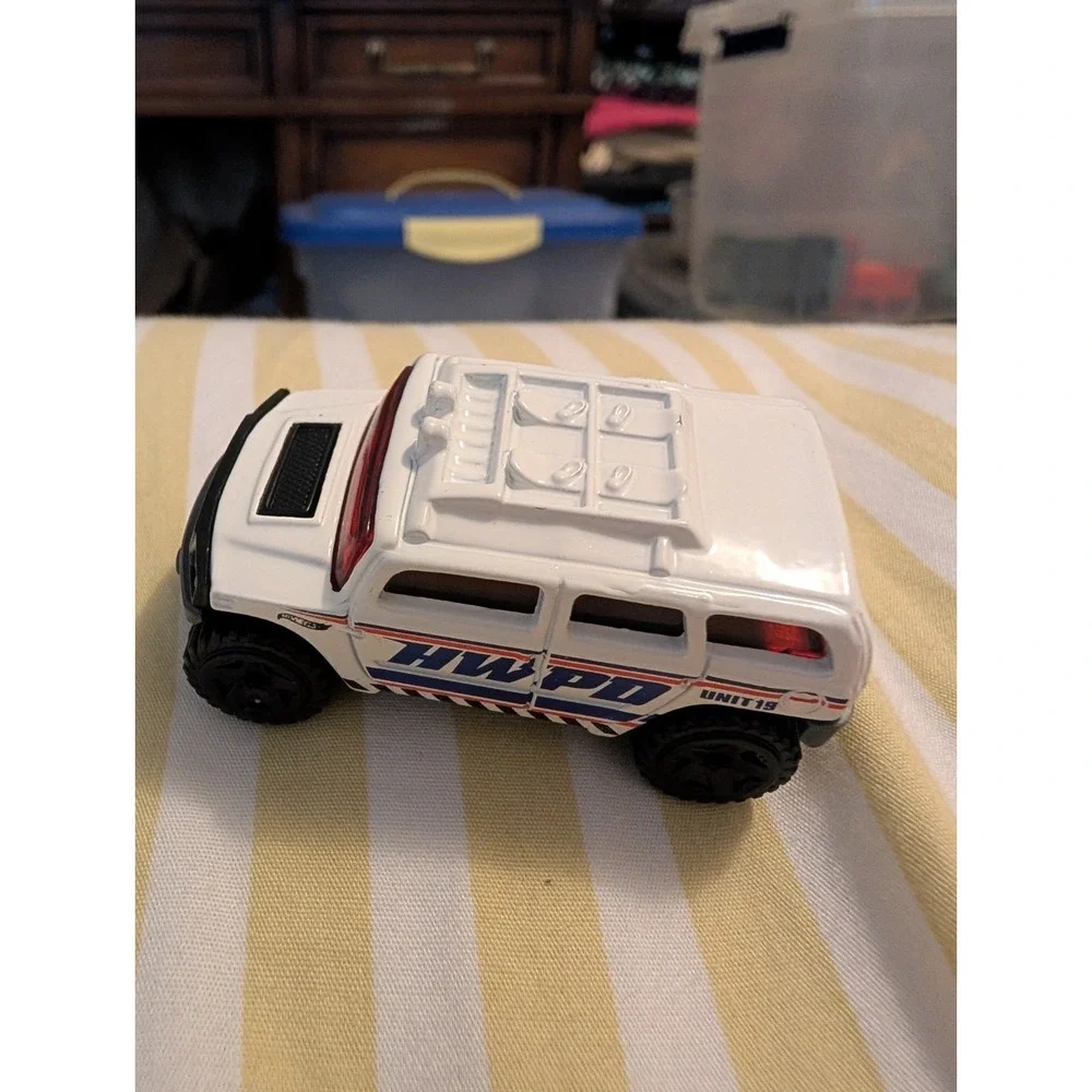 Hot Wheels Car Rockstar Hummer Police Unit Made in Thailand 1/64 White